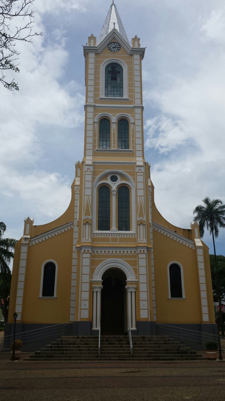 A Igreja Matriz, localizada na pracinha da cidade